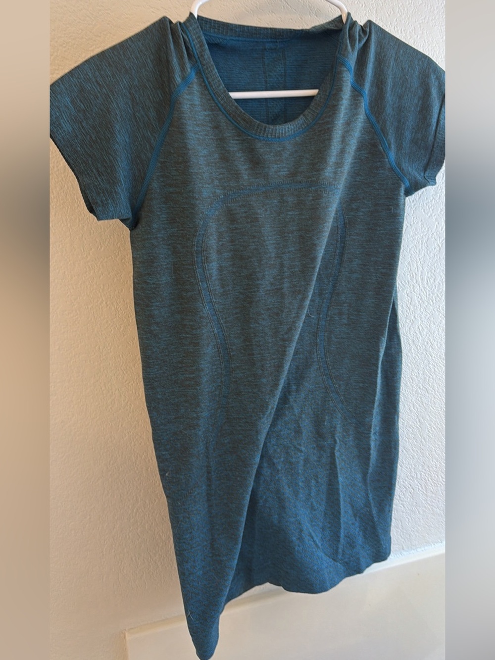 Lululemon Swiftly Tech Heathered Teal Athletic Tshirt size 6